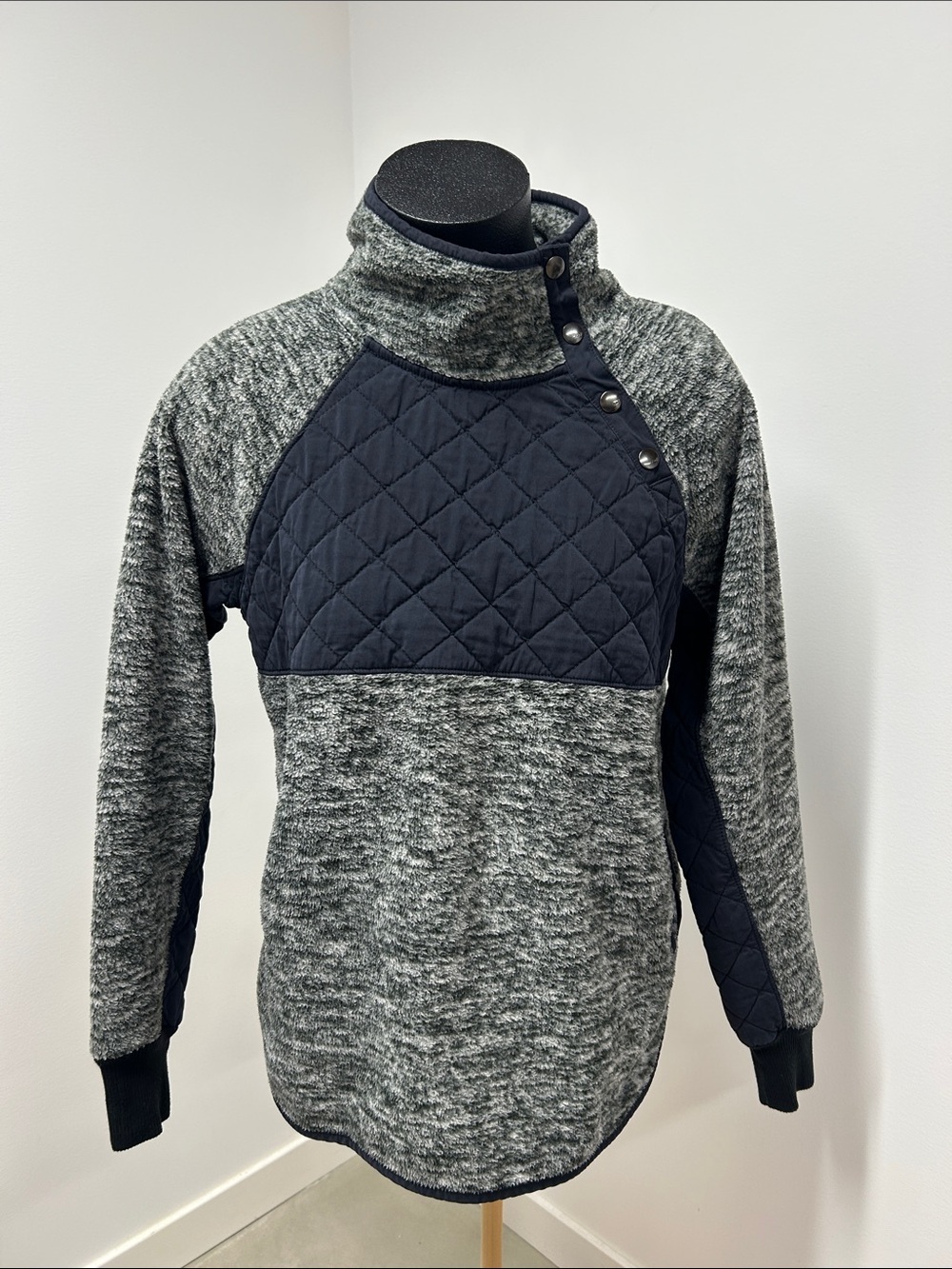 Abercrombie & Fitch Asymmetric Snap Fleece Pullover Sweater Grey Medium